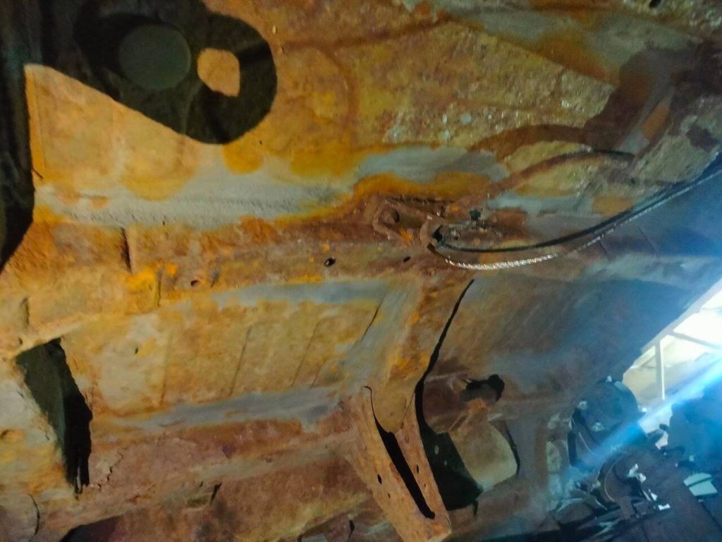Днище авто до обработки